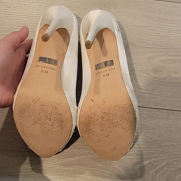 Badgley Mischka Women's Peep Toe Shoes - Picture 6 of 7